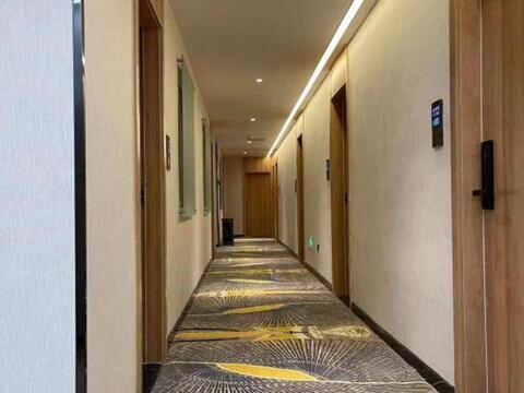 Super 8 Hotel (Chengdu Kehua North Road Sichuan University North Gate)