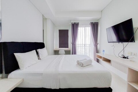 Nice Studio at Springwood Residence Tangerang Apartment By Travelio