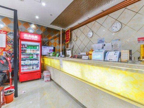 C8 Chain Hotel
