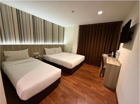Hotel Alpha Stay Near Delhi Airport