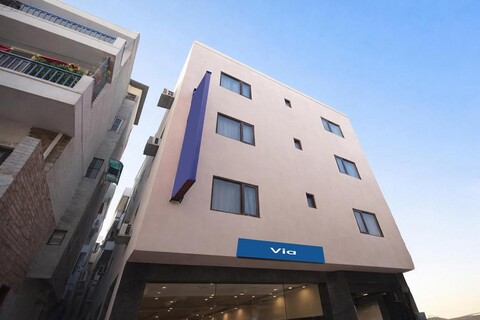 Via Aura Palace