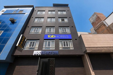 FabHotel Sky Inn