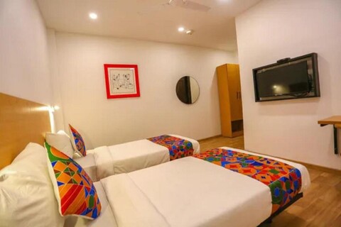 FabHotel Yash Meridion