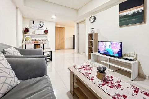 Large 3BR Meikarta Apt Cikarang w/ WiFi & Netflix