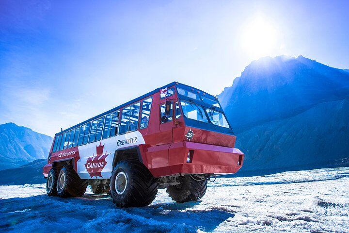 밴프에서의 Athabasca Glacier Snow Trip