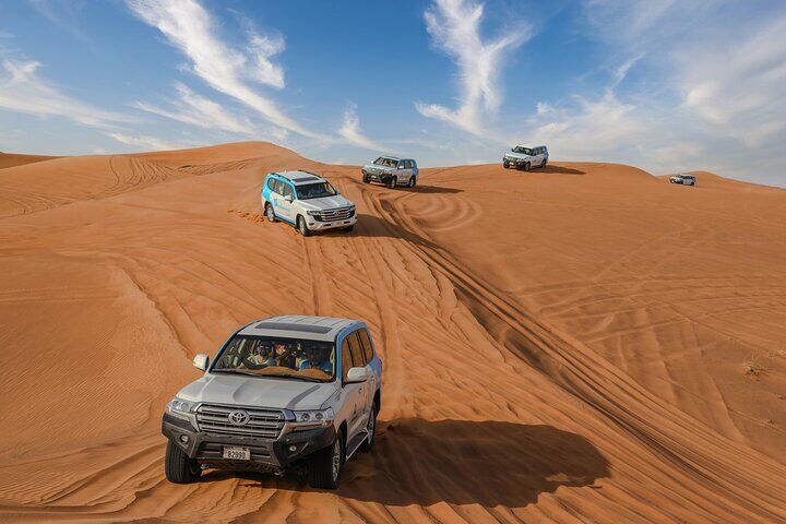 Dubai Premium Red Dunes Safari, Camels & 5* BBQ at 알 카이마 캠프-i