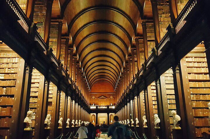 Dublin Book of Kells, Castle and Molly Malone Statue 가이드 투어-i