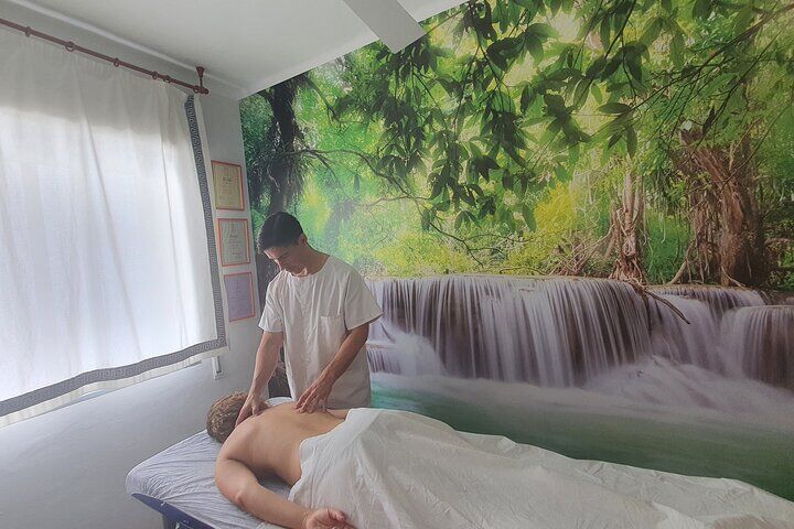 세비야에서 1시간 개인 척추 마사지 세션
