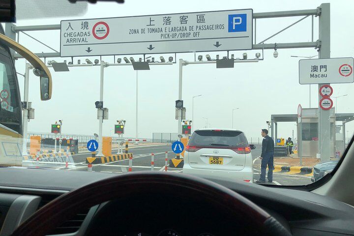 개인 운송 : Zhuhai Bridge를 통해 홍콩에서 마카오로