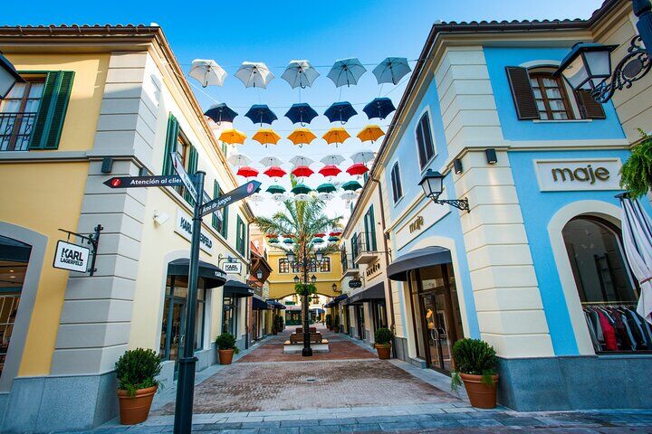 말라가에서 McArthurGlen 디자이너 아웃렛까지 개인 쇼핑 투어