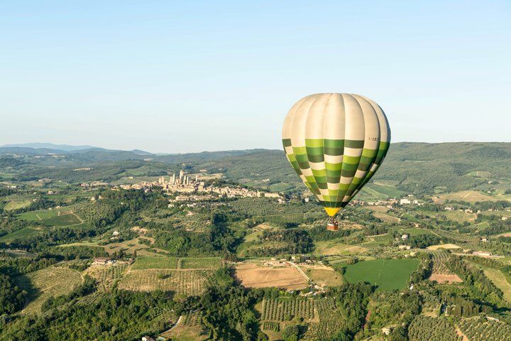 San Gimignano, Tuscany에서 뜨거운 공기 풍선 여행