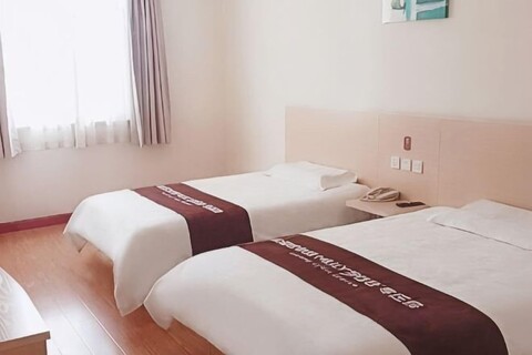 Elan Hotel (Yantai Muping Bus Station)