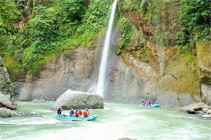 샌 호세에서 래프팅하는 Pacuare River Whitewater