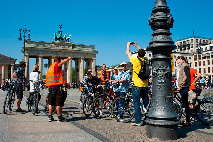 베를린 Highlights Sightseeing Bike Tour 3.5h 작은 그룹