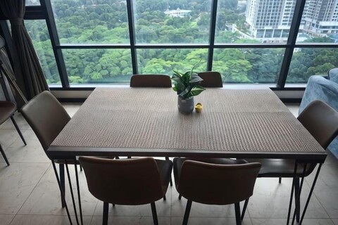 8Pax/Green View next to KL118 ChinaTown & Train