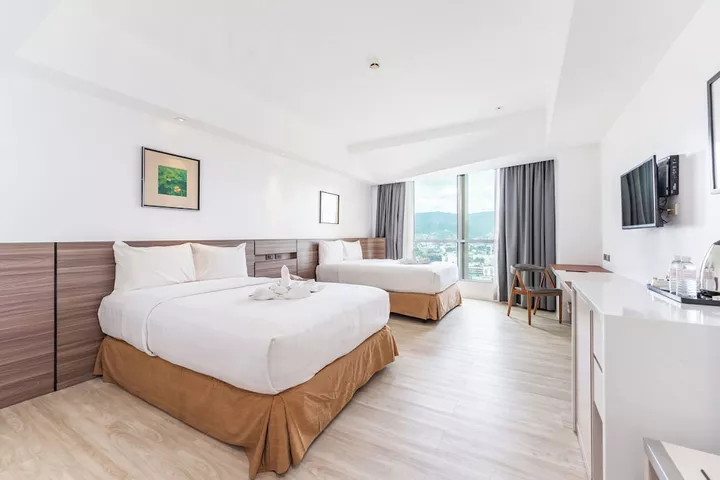 Crown Regency Hotel & Towers