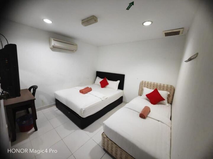 Pillows Plus Kuala Selangor-i