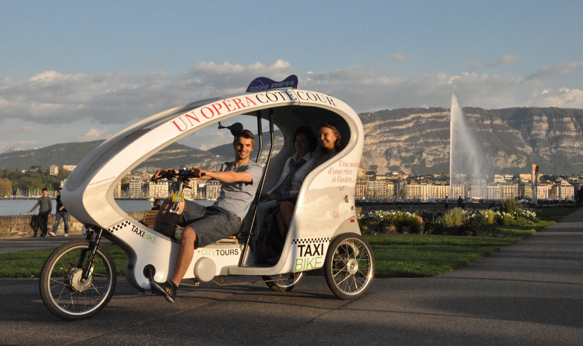 로맨틱 시티 투어 — E-TukTuk 또는 자전거 캡으로 즐기는 1시간