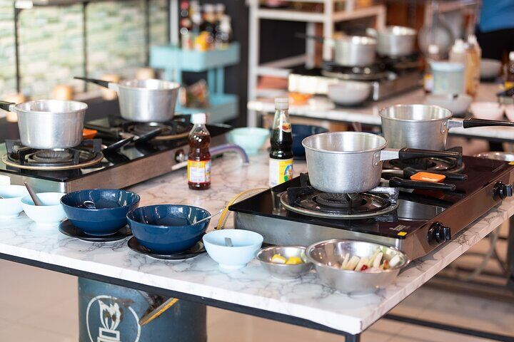 Hands-on Thai Cooking Class Phuket with Market 투어 옵션!
