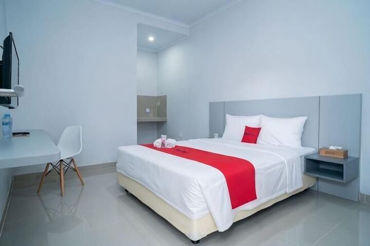 RedDoorz @ Jalan Gunung Talang Mahendradatta-i
