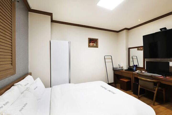 Bolton Hotel