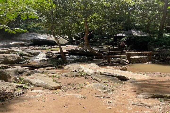 Chiang Mai + Karen Village에서 걷기 및 zipline 개인 투어