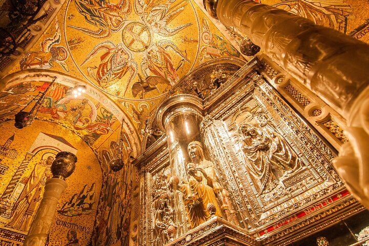 Montserrat with Black Madonna & Tapas/Lunch 와이너리