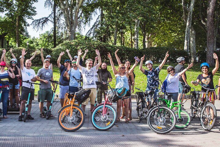 EBike Tour Madrid Río Park and Casa de Campo 소개 소규모 그룹