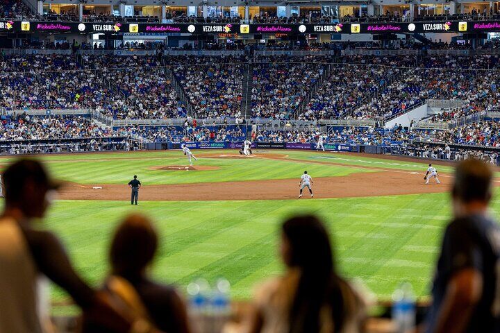 Miami Marlins 야구 경기 LoanDepot Park