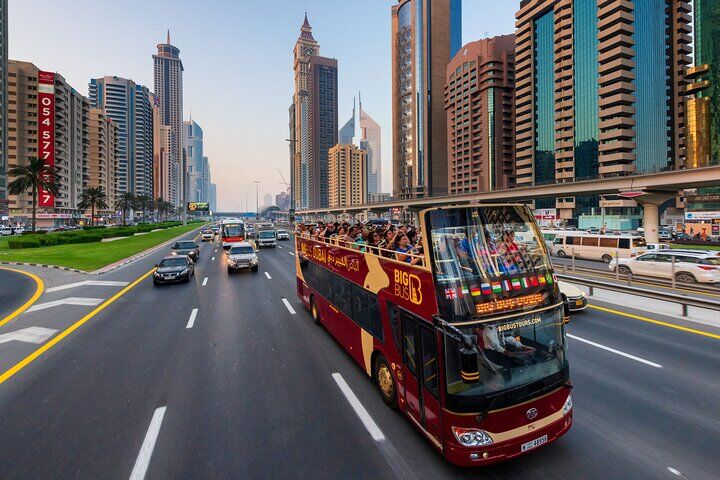 Dubai Hop-On, Hop-Off Sightseeing Tour by Open-Top 버스