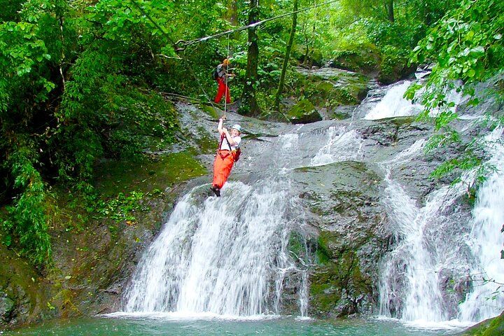 궁극적인 폭포 Zipline : 18 라인 11 폭포