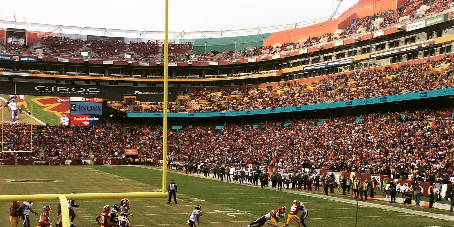 워싱턴 커맨더스 NFL 경기 티켓 :: 페덱스필드 입장
