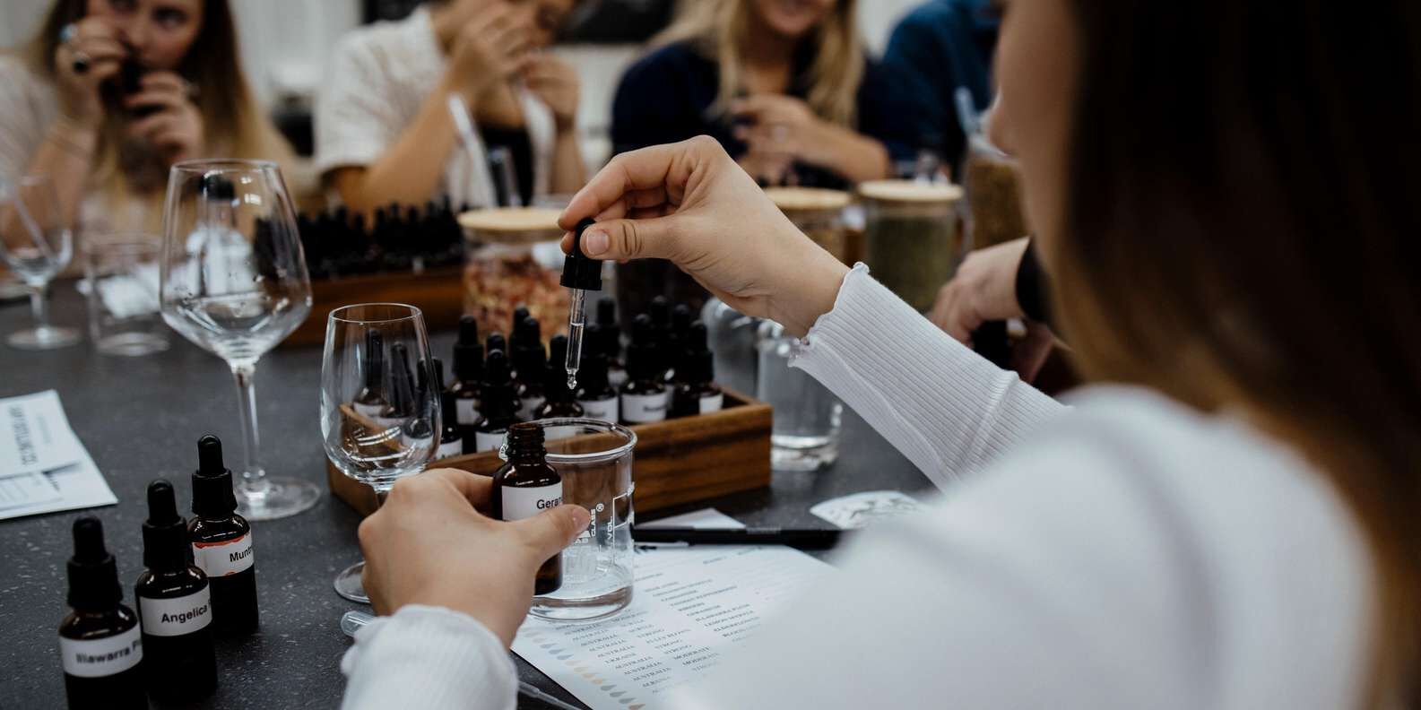 Earp Distilling Co. 스피릿 블렌딩 클래스 + 세트 다이닝 상세 이미지 3