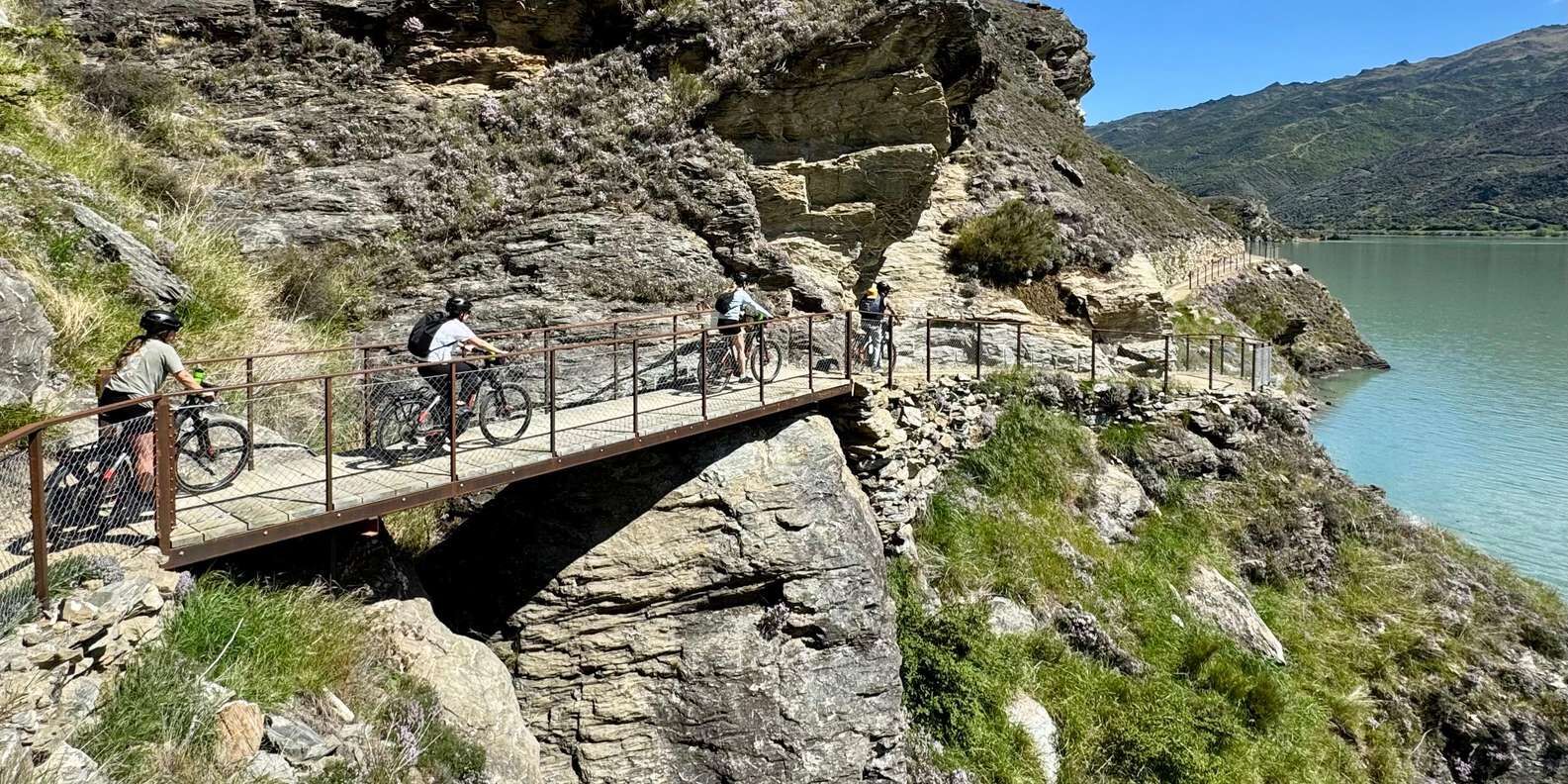 던스턴 호수 보트 + 전기자전거 43km :: 캐릭 와이너리 점심 포함