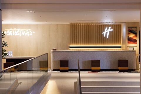 삿포로 숙소 - 홀리데이 인 & 스위트 삿포로 오도리 공원 바이 IHG