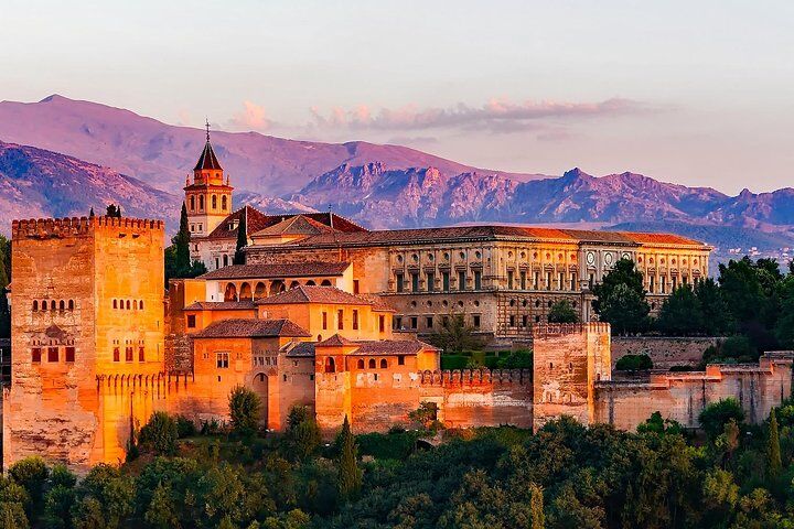 Alhambra and Generalife 가이드와 스파이라인 티켓 그라나다