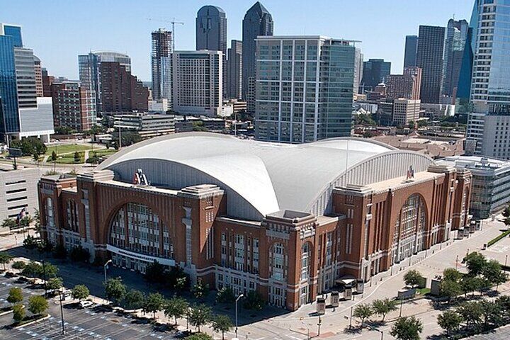 아메리칸 항공 센터 (American Airlines Center)에서 Dallas Mavericks 농구 경기