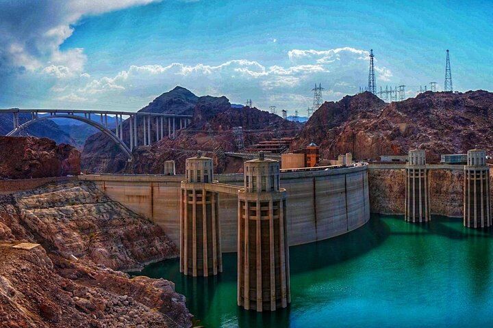 Small Group Grand Canyon, Hoover Dam, 7 Magic Mountains VIP 투어