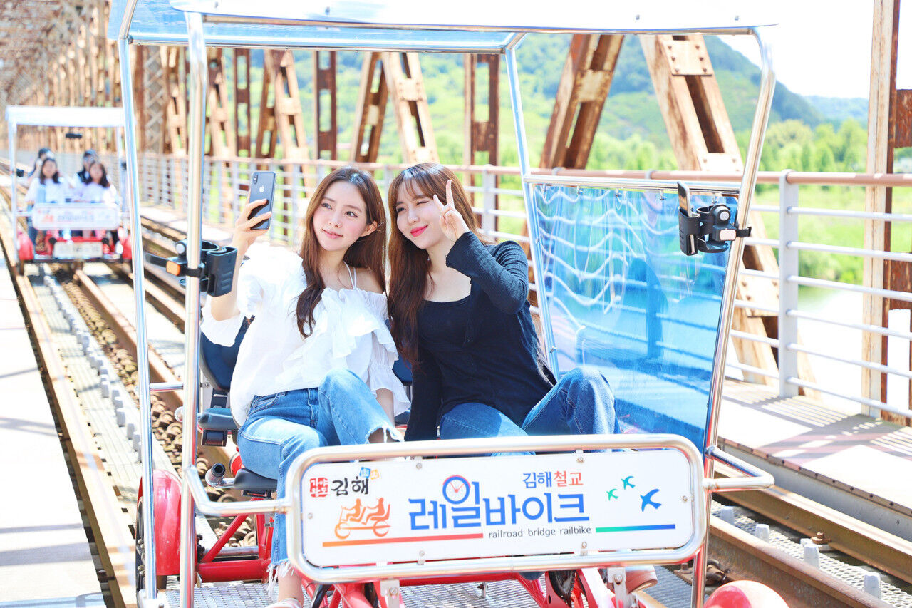 [부산출발/밀양투어] 밀양 유적지+레일바이크+와인동굴+레일바이크+다도체험 (조인/프라이빗)