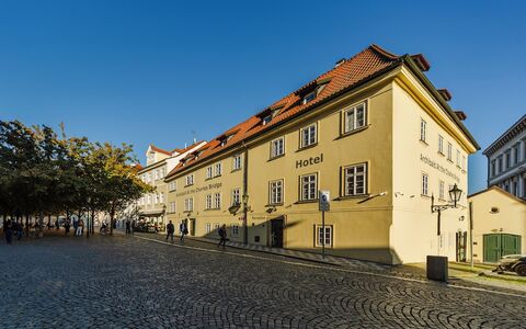 프라하 숙소 - 아치발트 앳 더 카를 브리지