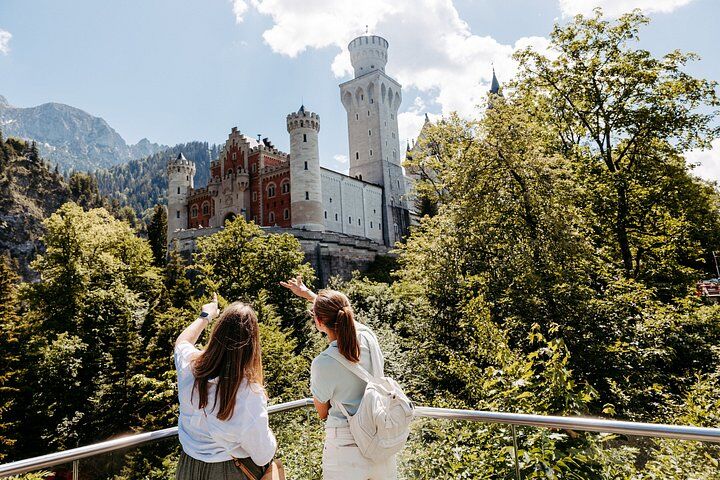 Premium Neuschwanstein Castle and Linderhof 뮌헨 출발 VIP 투어