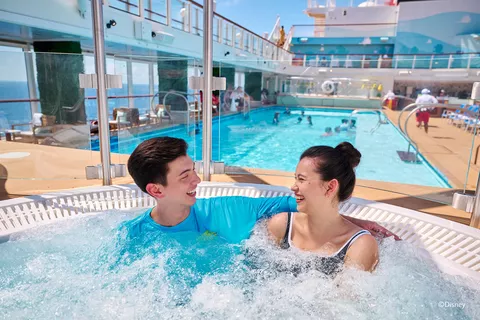 선상 수영장