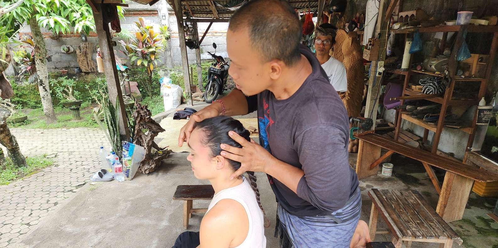 [발리] 발리 전통 손금 읽기와 영적 힐링 테라피 (45분)